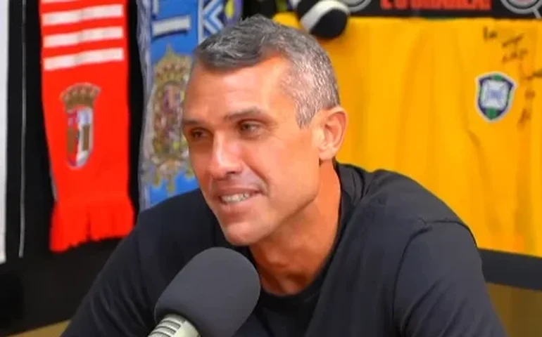 Vasco confirma Bruno Lazaroni como interino e mira Renato Gaúcho para comando técnico