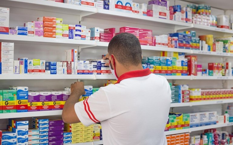 Venda de antigripais dispara e consumidores relatam falta de produtos