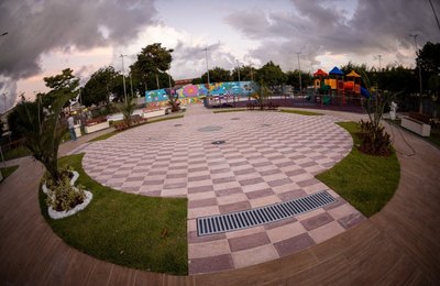 Praças de Maceió se tornam símbolo de recomeço para empreendedores locais