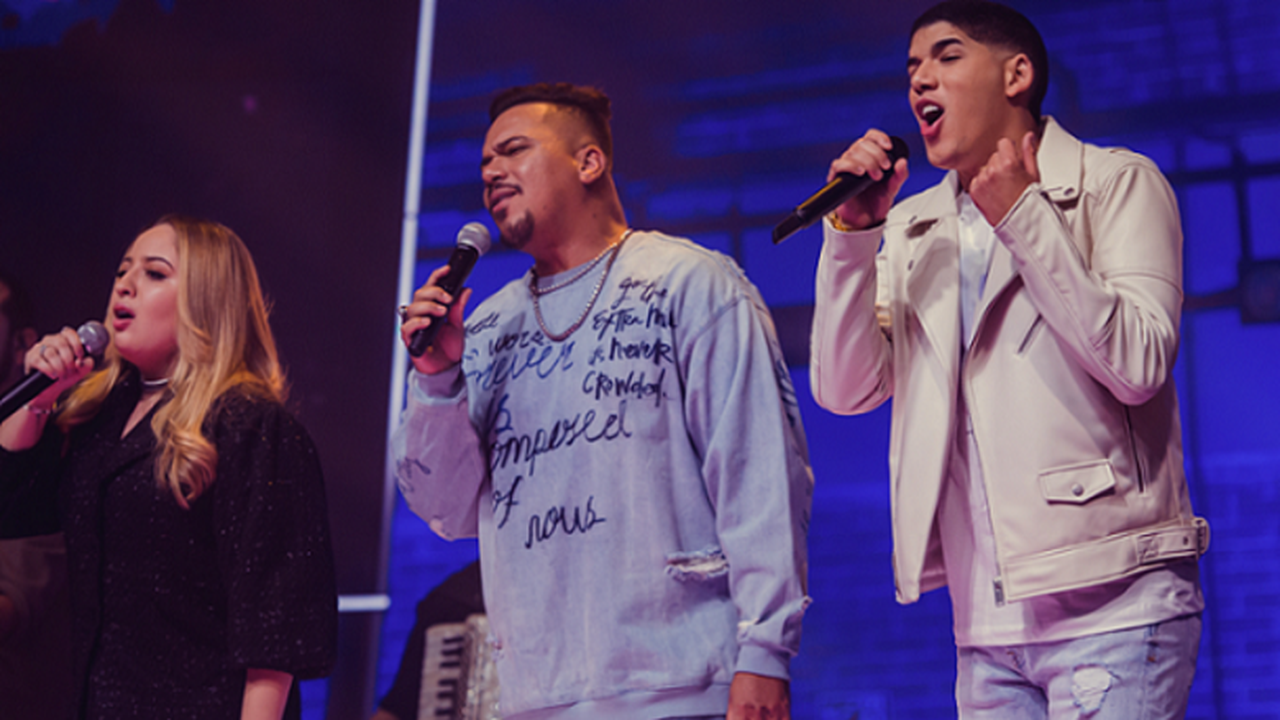 Artistas se unem na suingada “Inveja do Povo”