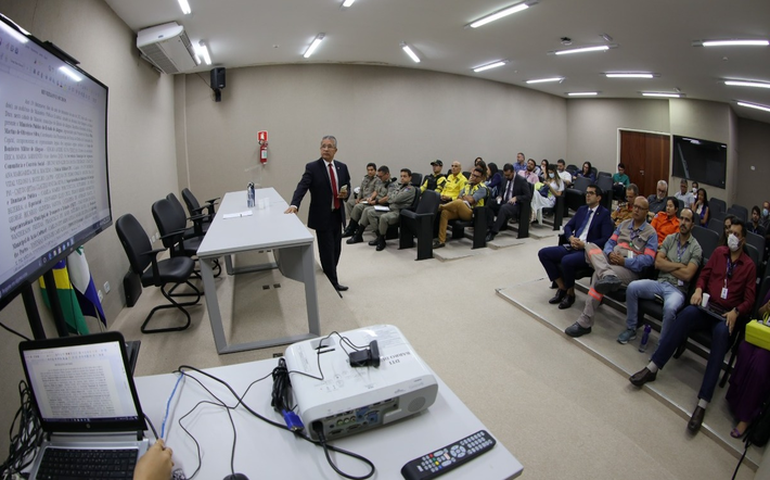 TAC firmado entre o Ministério Público e entidades estabelece normas para as festas de Réveillon em Maceió