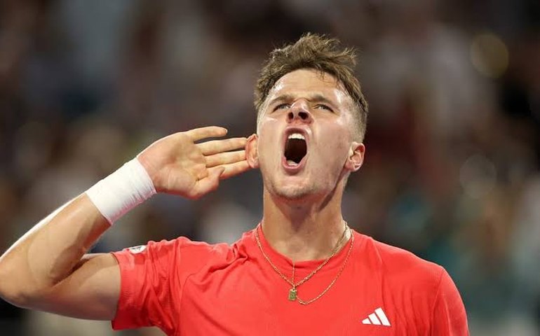 Jovem checo surpreende e impede 100º título de Djokovic ao conquistar o Masters 1000 de Miami