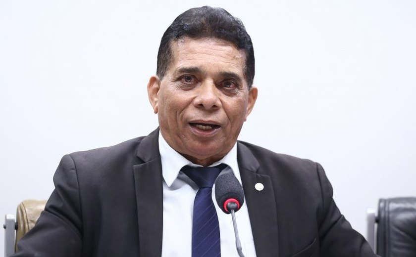 Comissão aprova regra para facilitar identificação de preços de produtos por idosos 