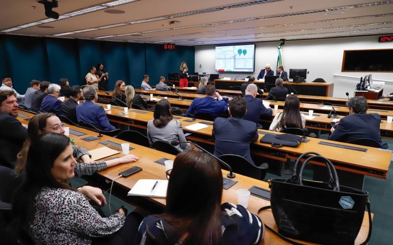 País deve retomar projetos de hidrelétricas com reservatórios, apontam especialistas