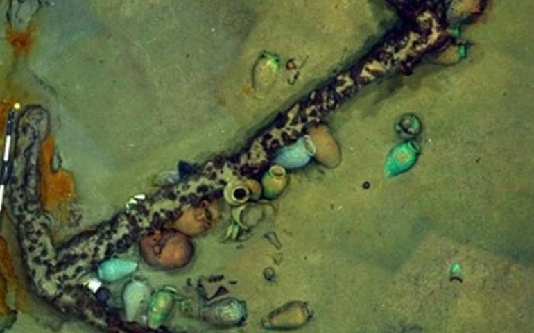 Naufrágio romano é descoberto em lago suíço com centenas de artefatos intactos
