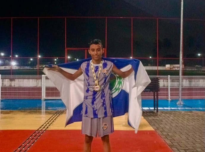Aluno de Branquinha conquista ouro no atletismo do JEAL e vai representar Alagoas nos Jogos Escolares Brasileiros