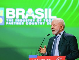 Lula afirma que Brasil pode ajudar UE a reduzir custos de energia e critica protecionismo europeu