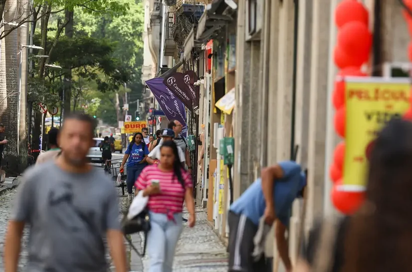 Fim da escala 6x1 traz esperança de mais tempo para família e saúde