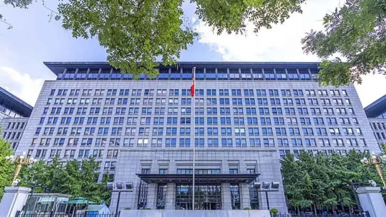 Ministério do Comércio chinês diz que está acelerando aprovação de exportações de terras raras