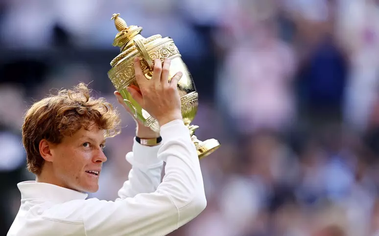 Título em Wimbledon foi mais especial após suspensão, diz Sinner