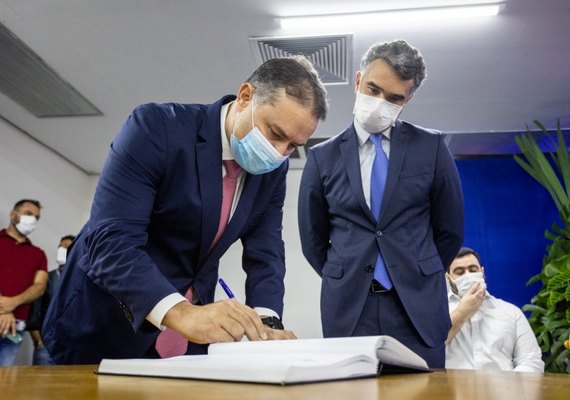 Governo empossa novos gerentes regionais e anuncia investimentos para educação em AL
