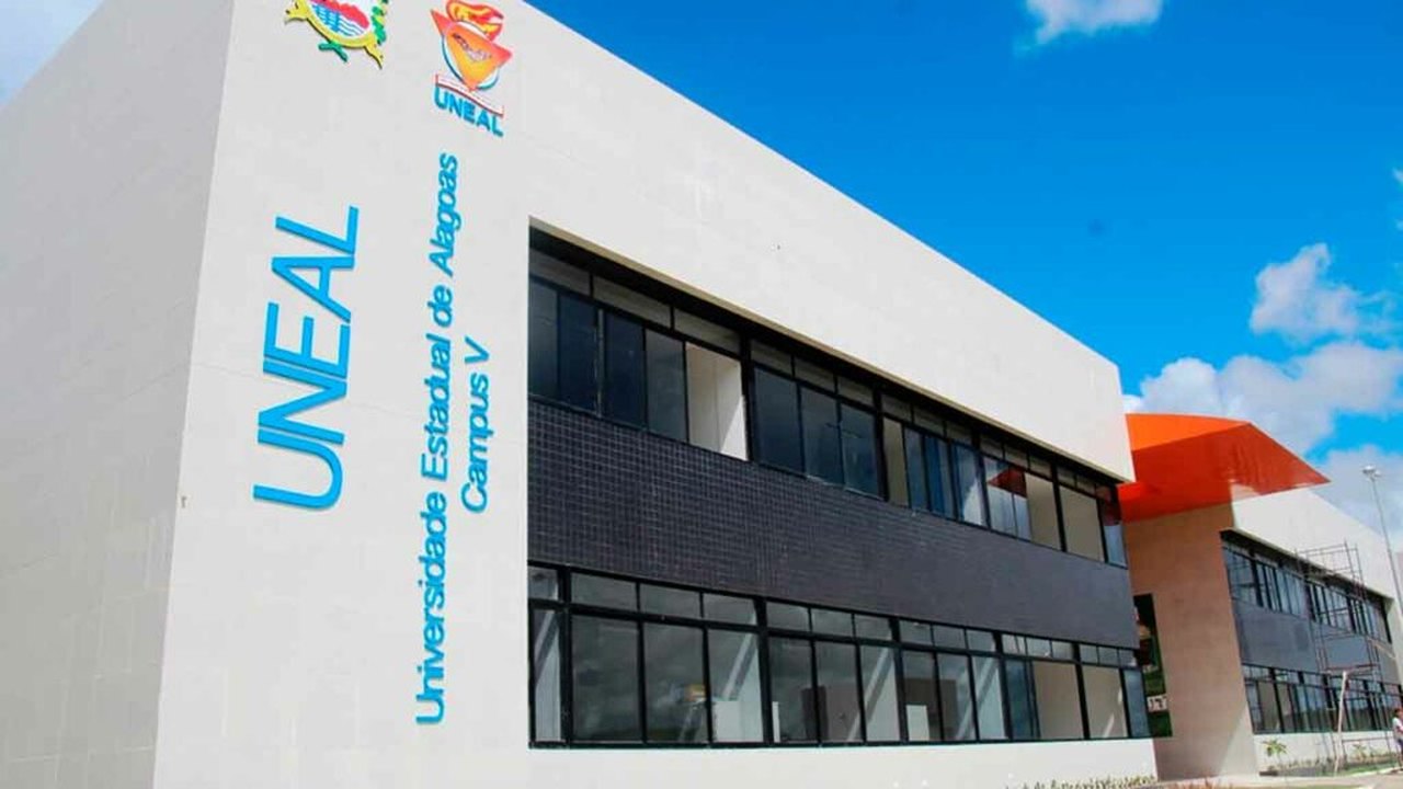 Projeto cria bolsa de qualificação para servidores da Uneal