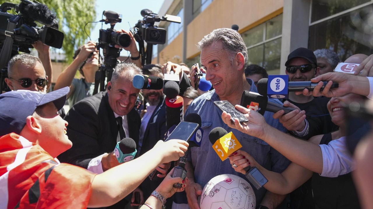 Candidato da esquerda, Orsi, vence eleição presidencial no Uruguai