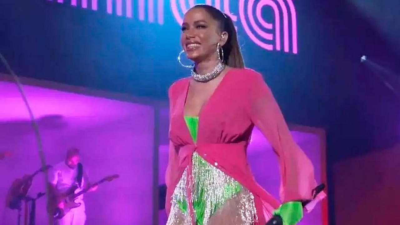 Para comemorar aniversário, Anitta faz viagem e decide destino na sorte