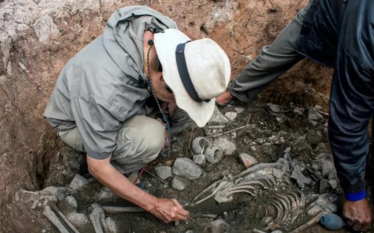 Túmulo de sacerdote de 3 mil anos é descoberto no Peru