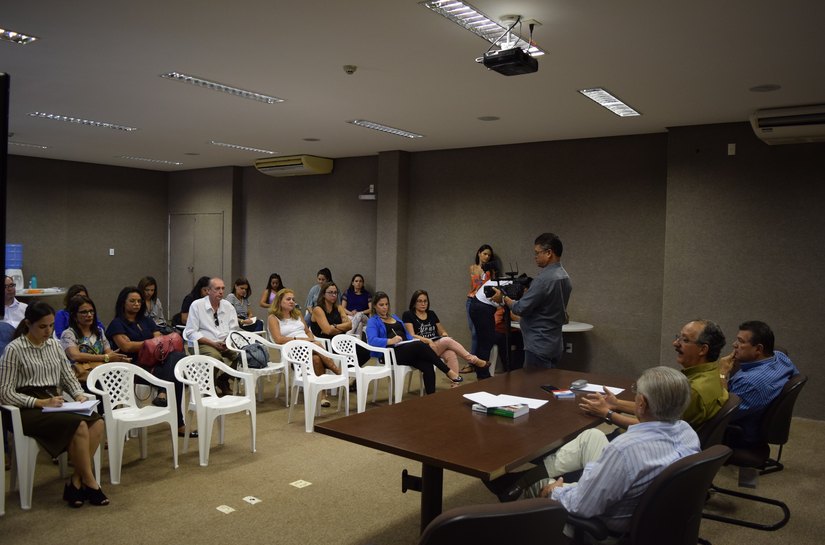 Assessores de deputados recebem orientações sobre o processo legislativo