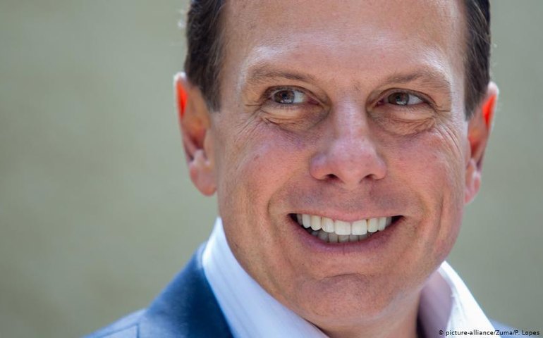 Governo Doria decide esperar pedido de afastamento de secretário preso pela PF