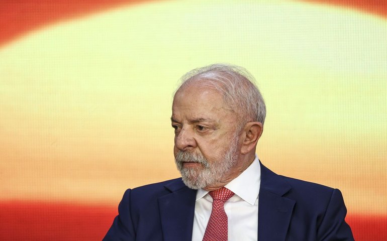 Lula reforça articulação por palanques em São Paulo e Minas, e Bolsonaro usa visitas na Papudinha para definir alianças de Flávio