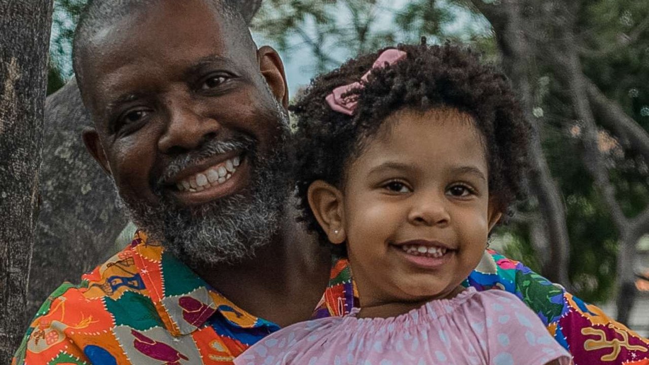 Dia das Crianças: Péricles e a filha fazem nova versão de ‘Superfantástico’