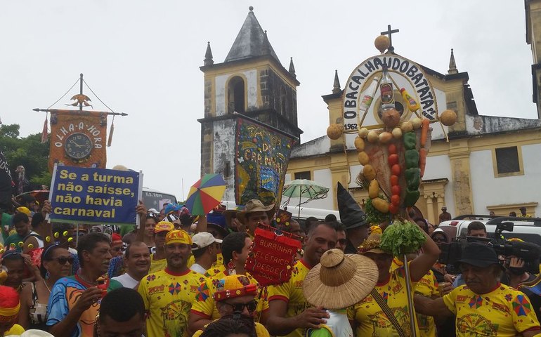 Olinda realiza prévias de carnaval e foliões caem na folia
