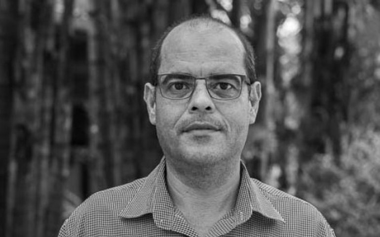 Premiado roteirista Antonio Arruda lança “O corte que desafia a lâmina”, livro que cruza gêneros, entre ficção e autobiografia, e disseca dores íntimas