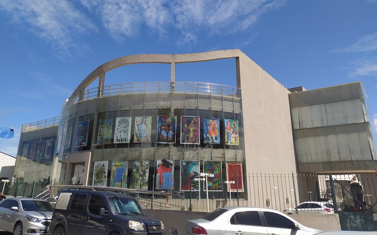 3ª Amostra Grátis: Diteal expõe obras nas paredes de vidro do Complexo Cultural Teatro Deodoro