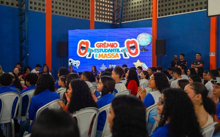 Estudantes da rede municipal tomam posse em grêmios e reforçam participação escolar