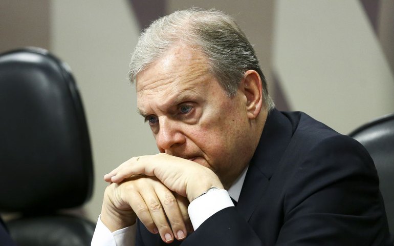 CPI: Tasso quer explicações sobre ‘guerra química’ citada por Bolsonaro