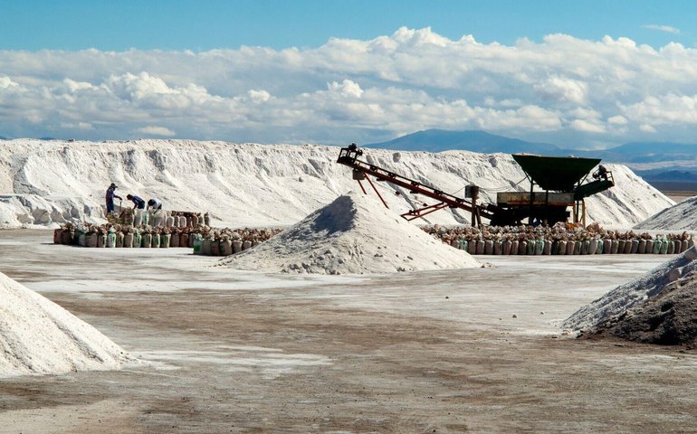 Ucrânia é pouco? EUA querem ter acesso a metais de terras raras na Ásia Central, diz jornal