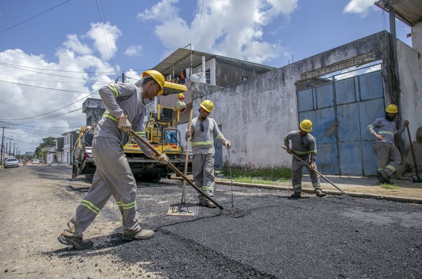Pavimentação asfáltica beneficia vias do Tabuleito do Martins