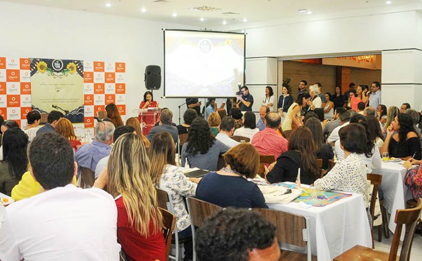 Prefeitura de Maceió garante Vale Livro para a Bienal 2015
