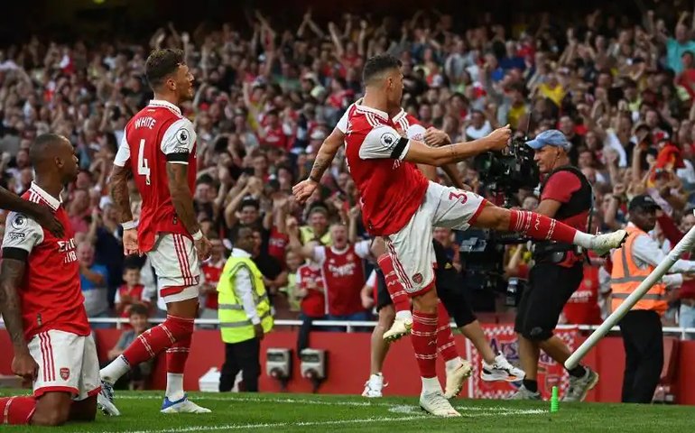 Gabriel Magalhães falha, mas se redime e Arsenal segue 100% no Campeonato Inglês