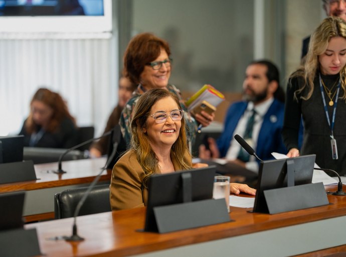 Dra. Eudócia lidera ranking de senadores que mais apresentaram propostas no primeiro semestre de 2026