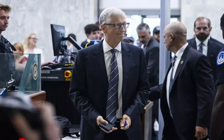 'Nunca deveria tê-lo conhecido', afirma Bill Gates sobre Epstein