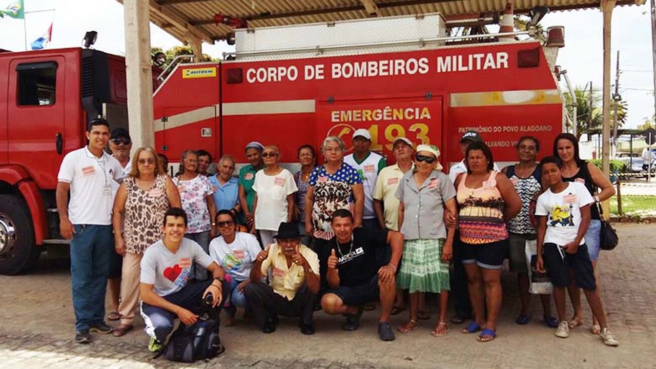 Arapiraca: Idosos recebem orientação de saúde no Corpo de Bombeiros