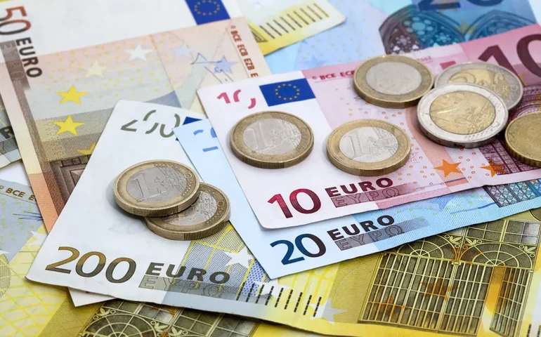 PMI de serviços da zona do euro cai para 51,9 em julho