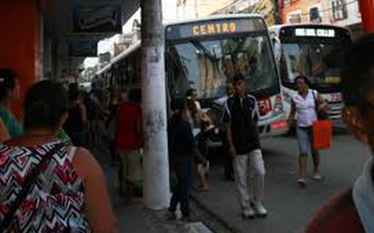 Promotoria de Defesa do Consumidor investiga falta de abrigos em paradas de ônibus de Maceió