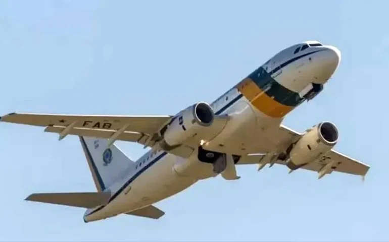 Aeronave presidencial da FAB apresentou problema técnico após decolagem no México