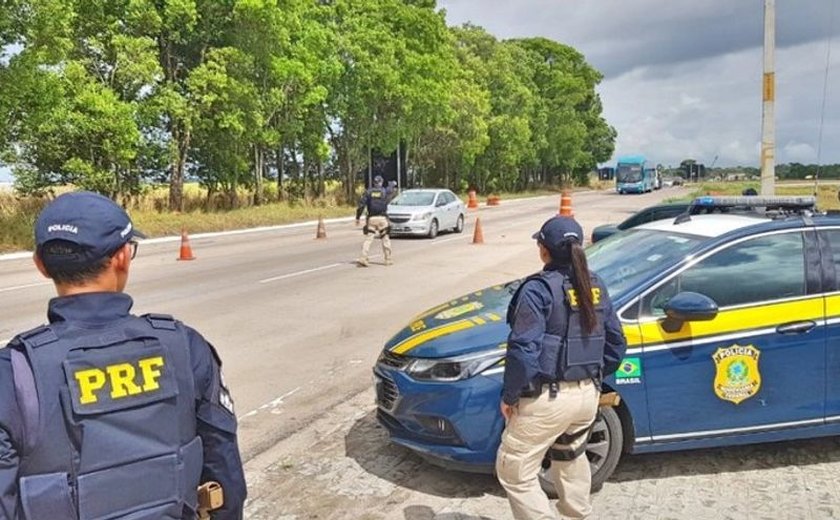 Foragido por não pagar pensão alimentícia é preso em blitz da PRF