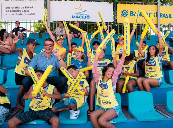 Estudantes de escolas públicas conhecem Circuito Brasileiro de Vôlei de Praia