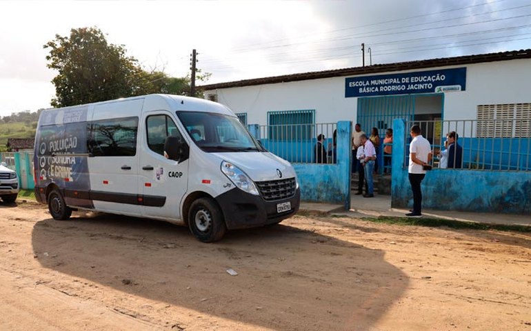 Sede de Aprender fiscaliza mais cinco escolas no interior e orienta diretores na busca de soluções