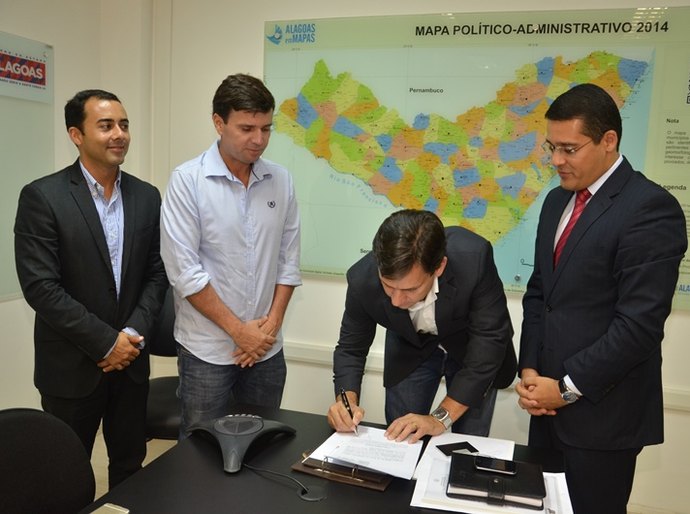 AMA e Seplag assinam termo de cooperação técnica