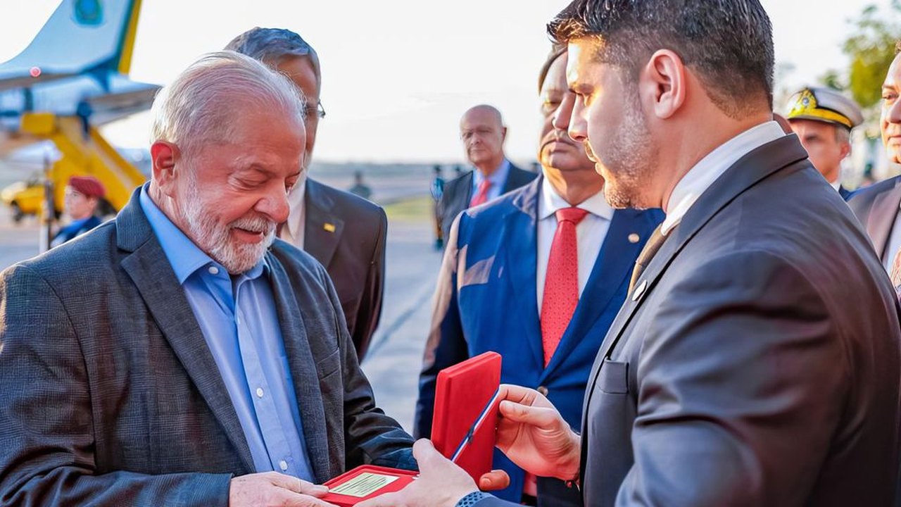 Lula vai a posse de novo presidente do Paraguai em meio à renegociação de Itaipu