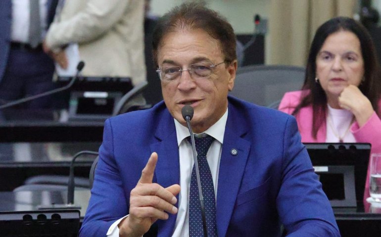 Galba Novaes reassume mandato na Assembleia após saída de Bruno Toledo