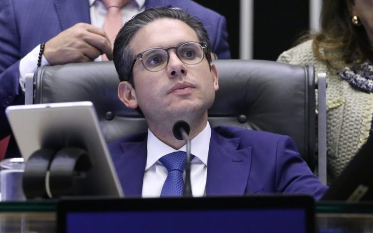 Hugo Motta diz que pautará hoje a urgência do projeto de isenção do IR