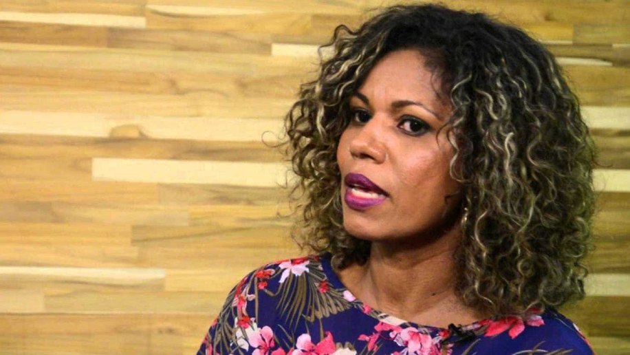 Ex-morena do 'Tchan' vence depressão e diz se inspirar em Ana Furtado