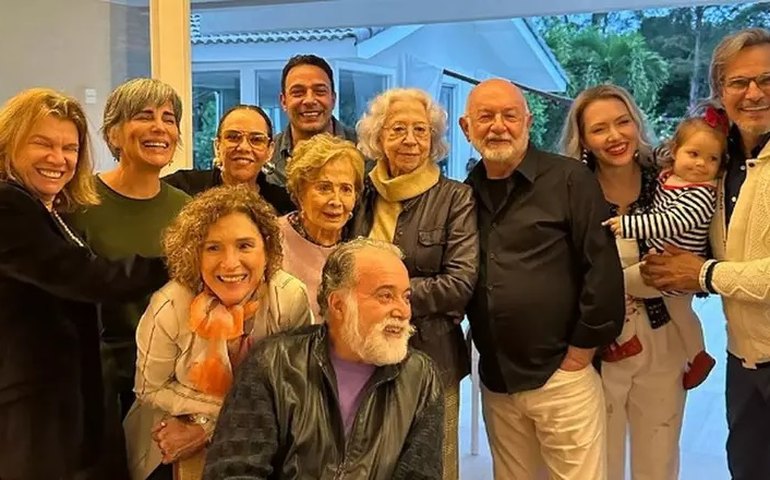 Almoço reúne Silvio de Abreu e grandes nomes da teledramaturgia