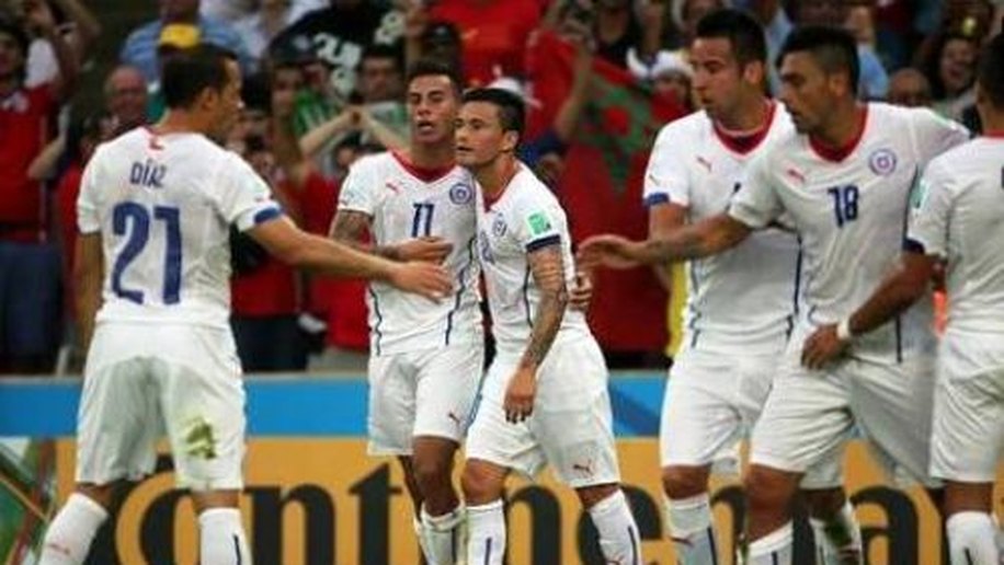 Espanha é humilhada pelo Chile e está fora da Copa