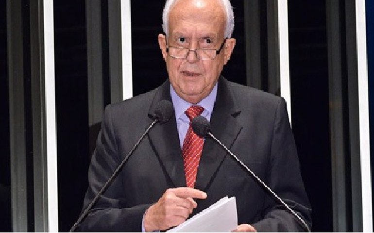 Senador Jarbas Vasconcelos renuncia ao cargo e anuncia aposentadoria da vida política, aos 81 anos