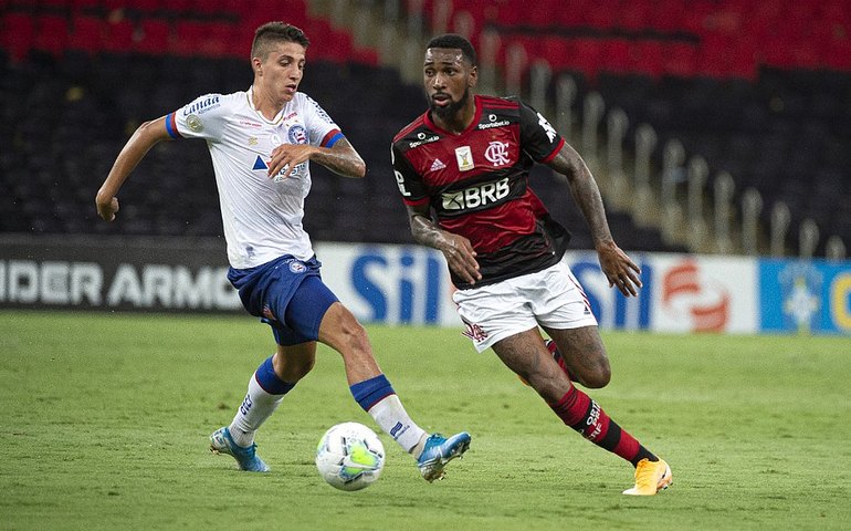 Meia do Bahia é indiciado por injúria racial contra Gerson, do Flamengo